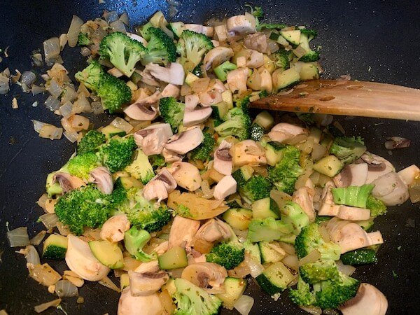 Cooking vegetables for making vegan carbonara