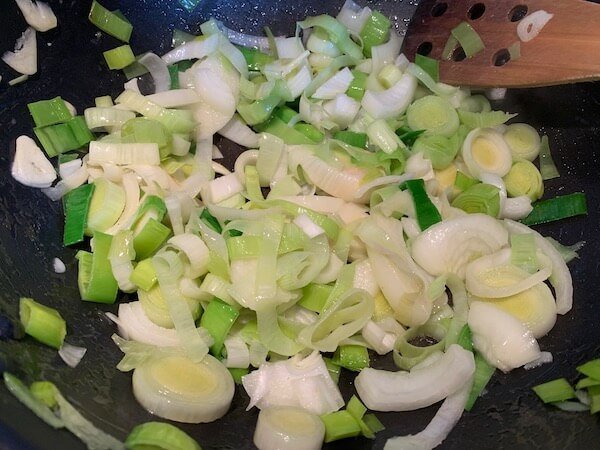 Frying leek and onion for potato casserole
