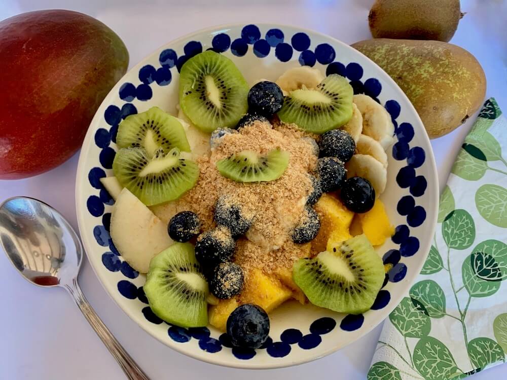 Fruit bowl with flax seed on top