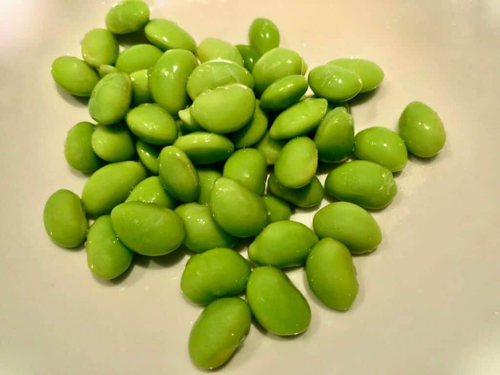 Edamame beans are one of these easy homemade vegan snacks 