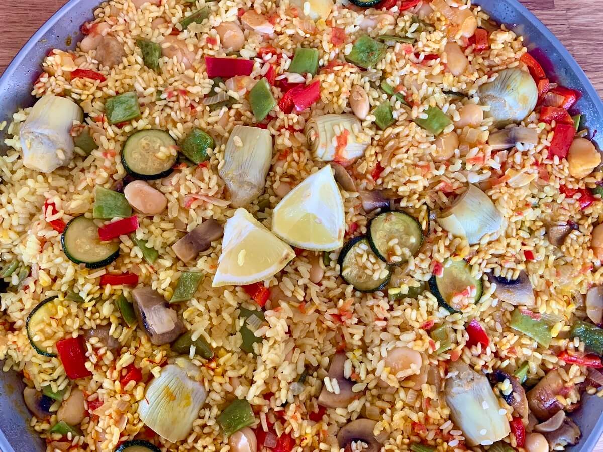 vegan paella in the pan