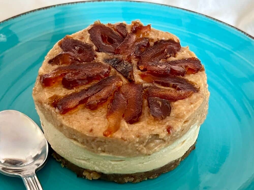 Raw vegan cheesecake with dates on top