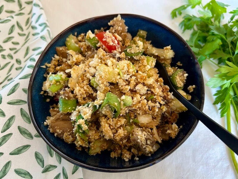 Cauliflower rice with vegetables
